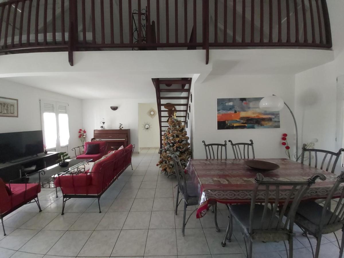 Villa Jeanisette Trois-Rivières エクステリア 写真